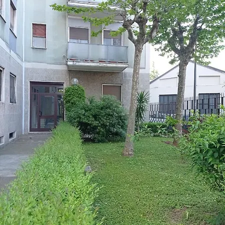 Elegante Ultimo Piano Metropolitana Sotto Casa Apartment
