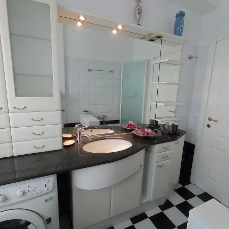 Elegante Ultimo Piano Metropolitana Sotto Casa Apartment *