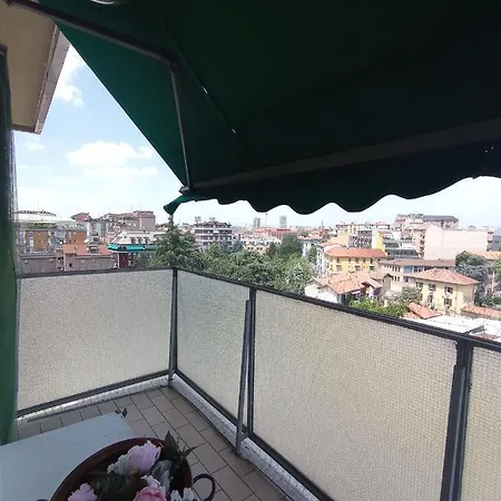 Elegante Ultimo Piano Metropolitana Sotto Casa Apartment